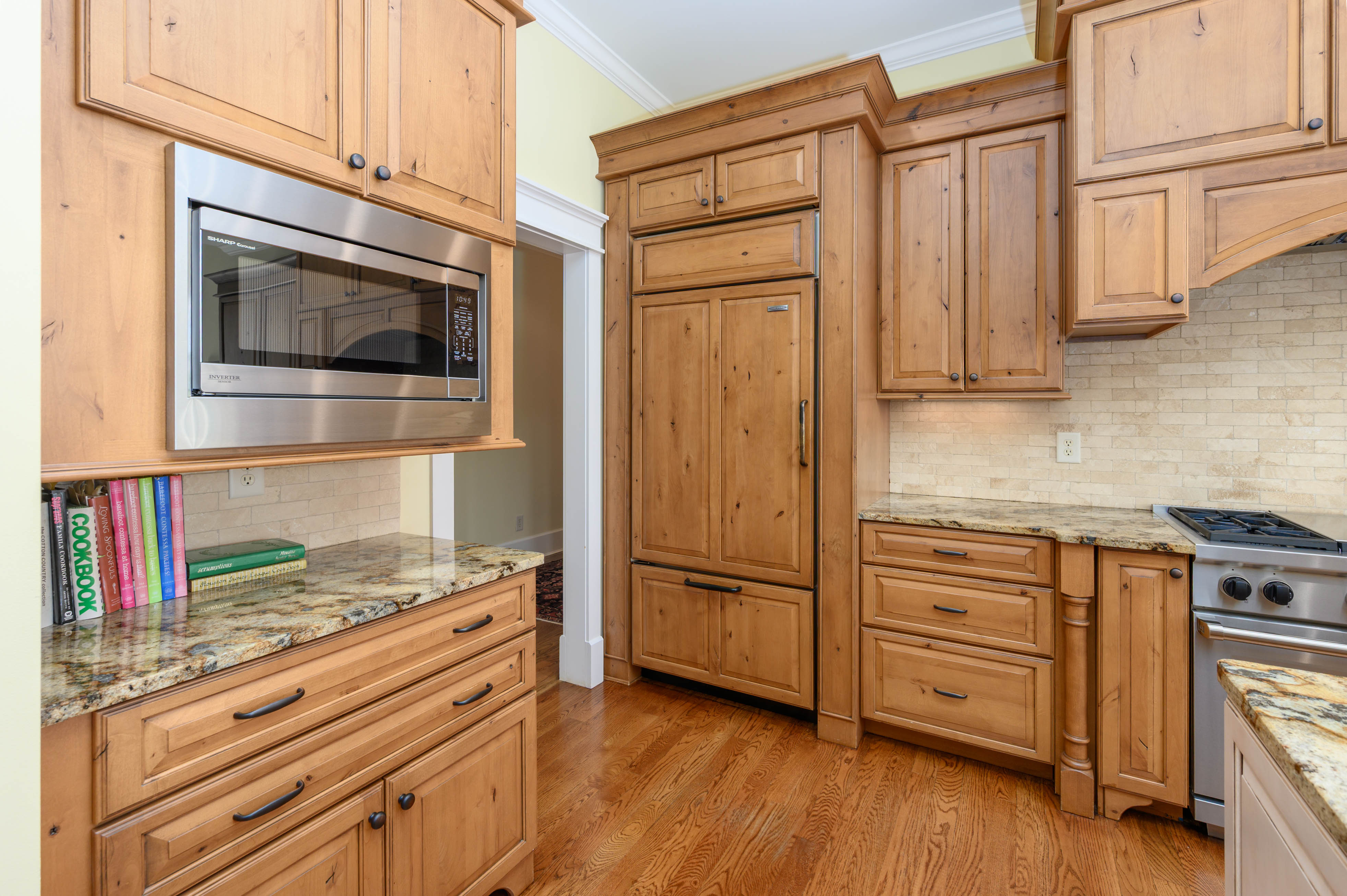1030 Alanson Court image 15